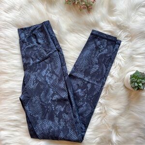 Offline by Aerie Real Me High Rise 7/8 Crossover Leggings